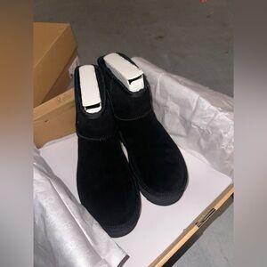 UGG CLASSIC MINI  PLATFORM size 7